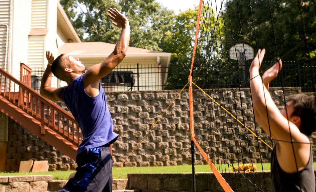 Crazy Volleyball: Youth Group game with lesson&nbsp;ideas